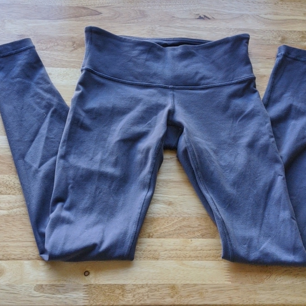 Lululemon leggings size 4